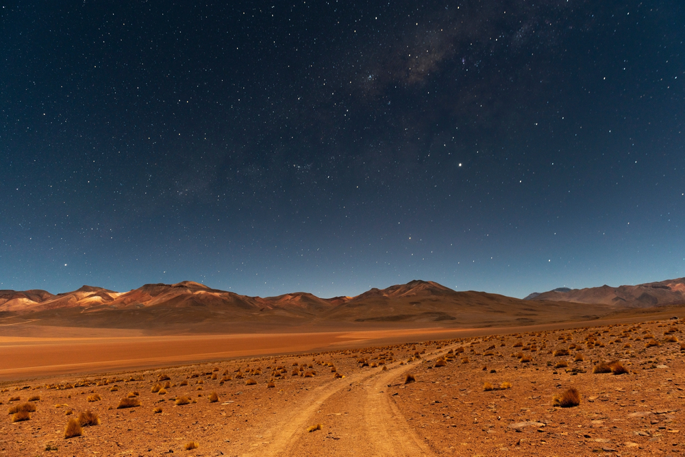 night sky in Salt Lake City, Utah, outside of residential substance use disorder treatment center